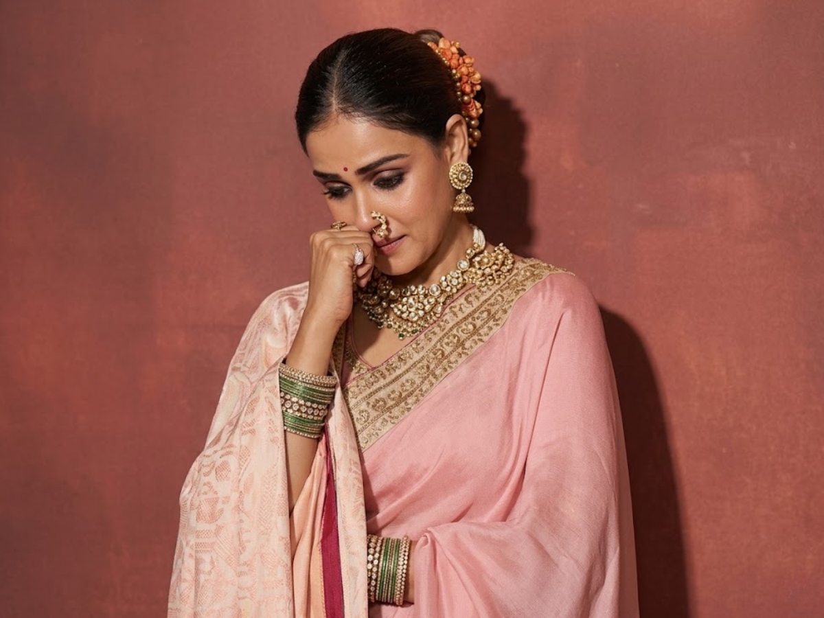 Bhagyashri shared interesting story - Photo Gallery