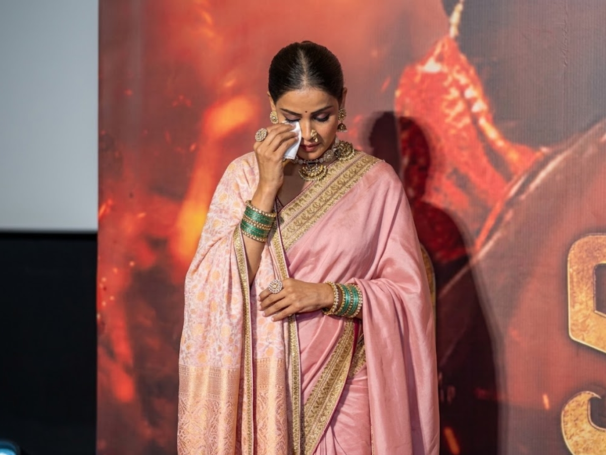 genelia got emotional on event - Photo Gallery