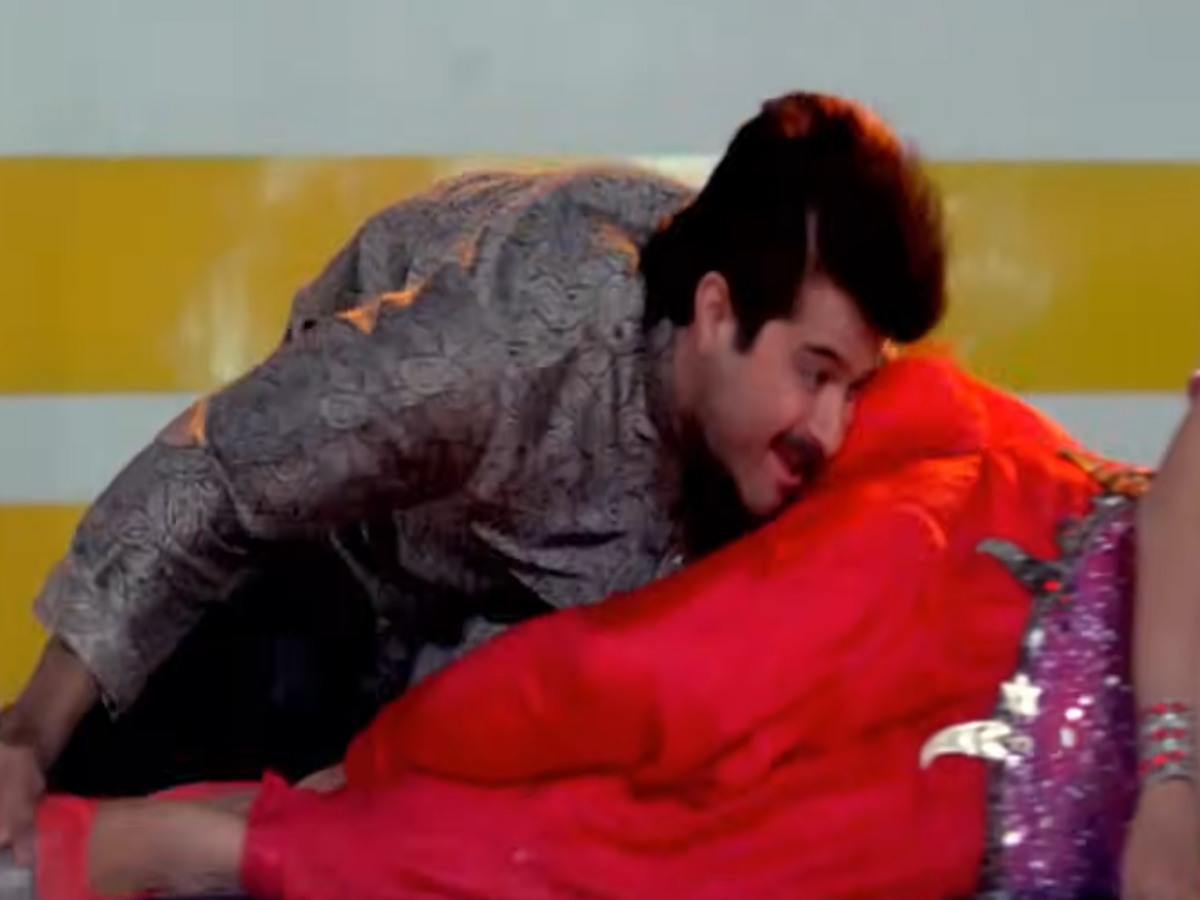 ye maal gaadi tu dhakka laga - Photo Gallery