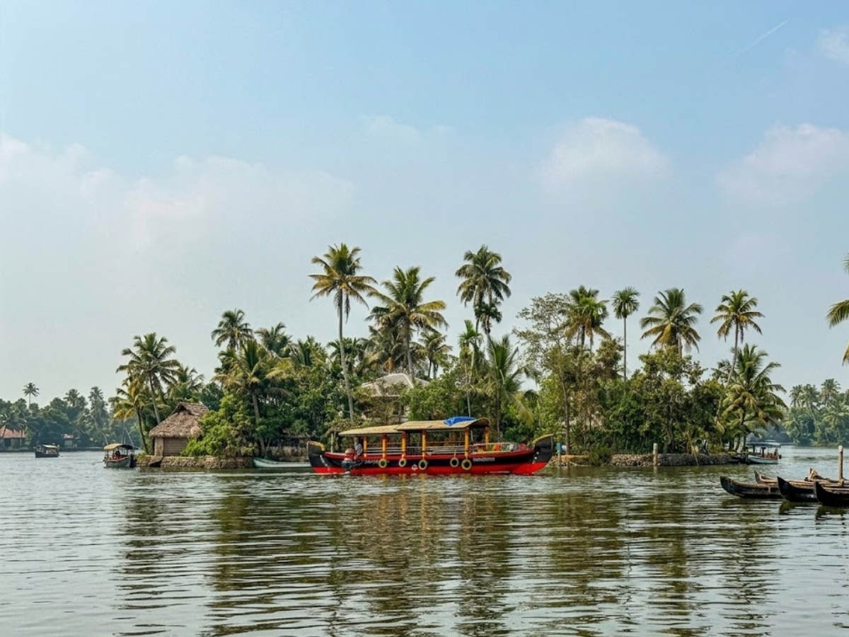 Nehru Trophy Boat Race - Photo Gallery