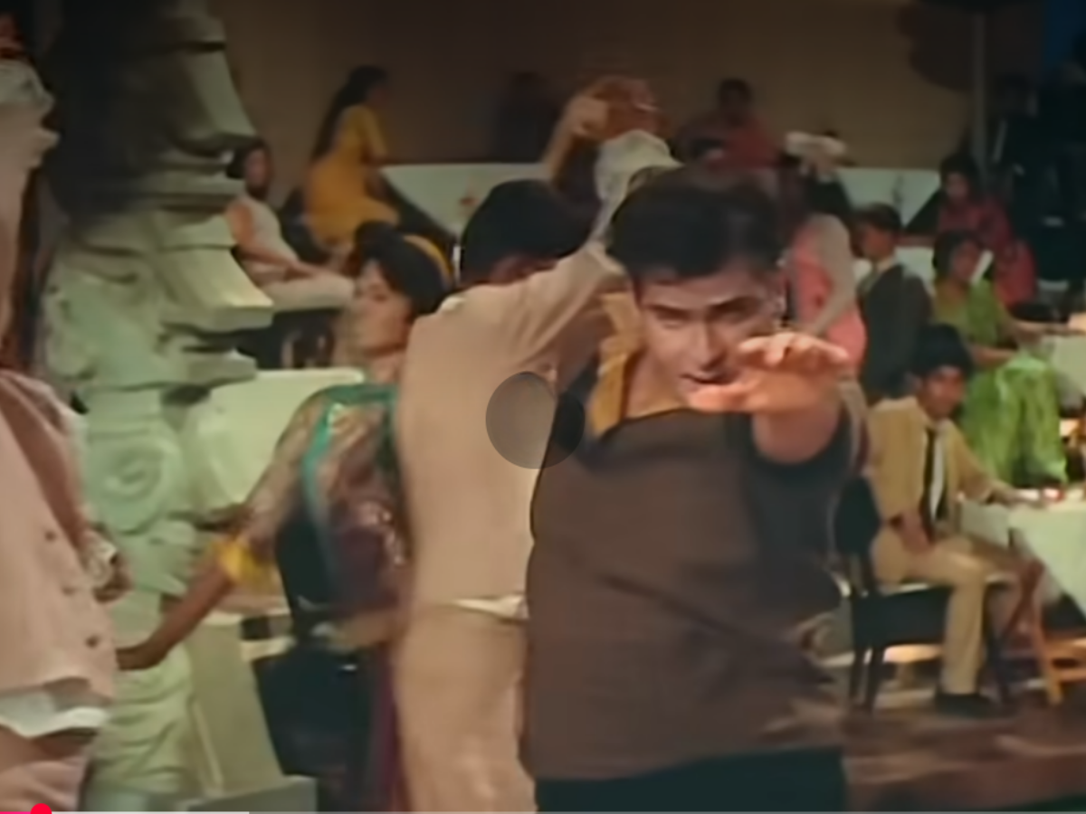 aaja aaja tu hai pyar mera - Photo Gallery