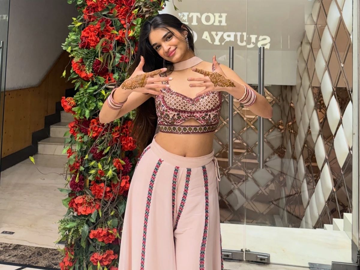 absolutely slayed in a palazzo suit - Photo Gallery