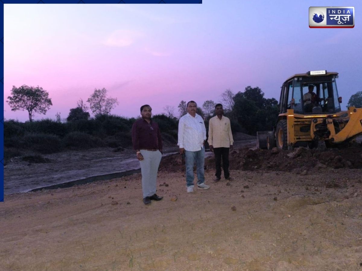 Rajnandgaon News: रेत माफिया पर कड़ा प्रहार! राजनांदगांव में तोड़े रैम्प, रास्ता बंद, 2 वाहन भी जब्त