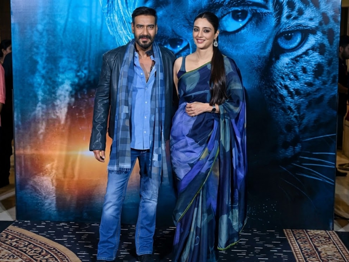 Ajay devgn and tabu - Photo Gallery