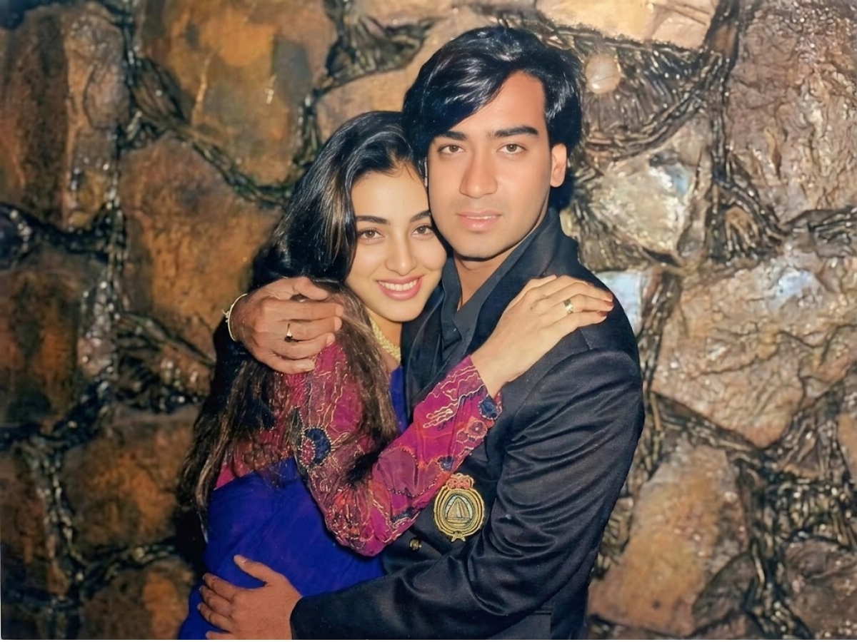 Ajay devgn and tabu - Photo Gallery