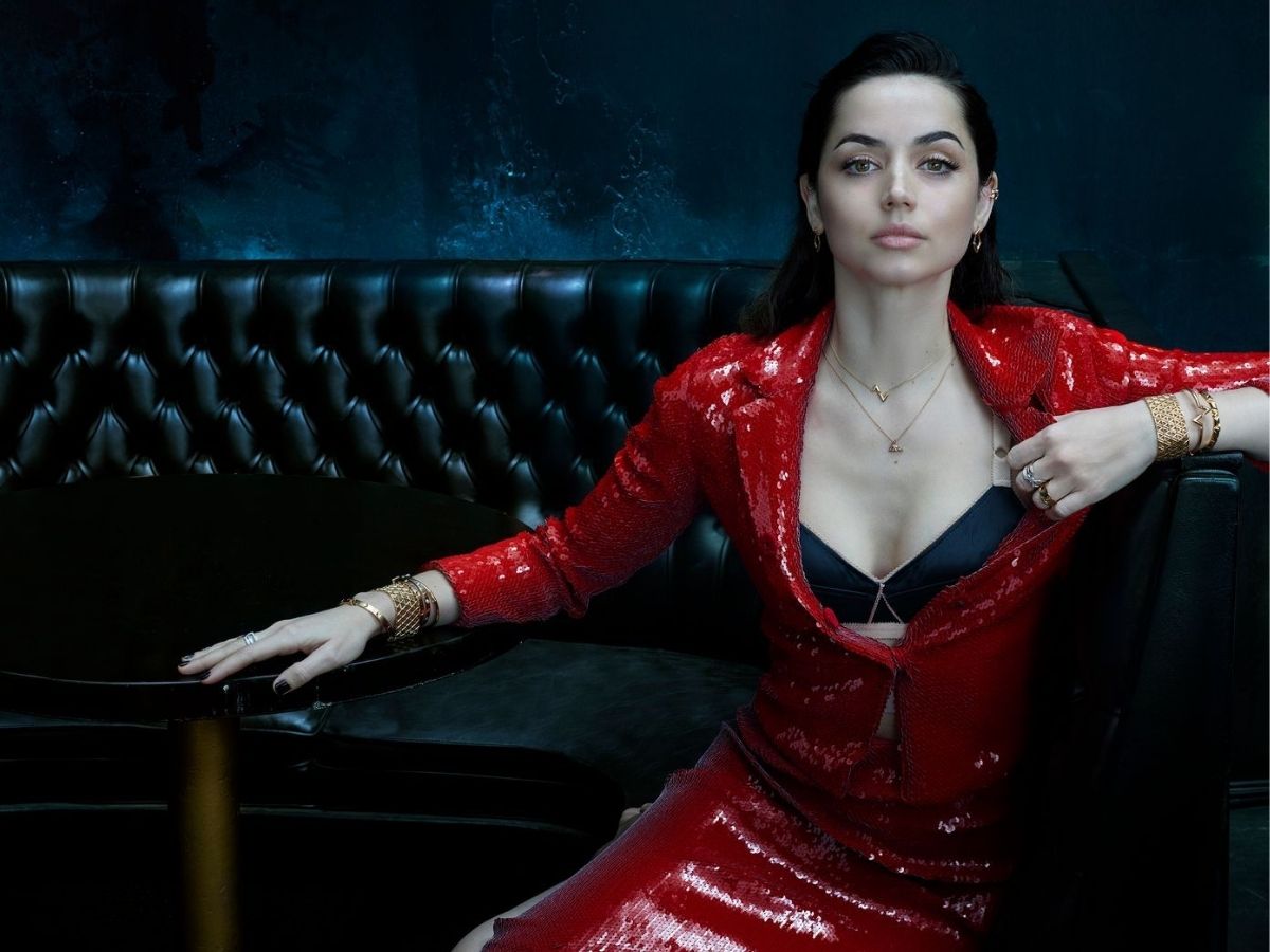 Ana de Armas - Photo Gallery