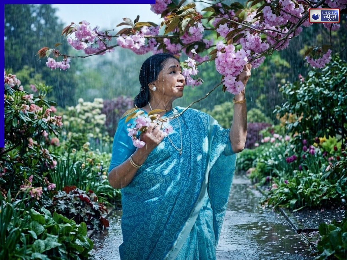 झमाझम बारिश में भी नहीं थमी आवाज! भीगी साड़ी में आशा भोसले ने गा डाले 22 गाने, दंग रह गए लोग