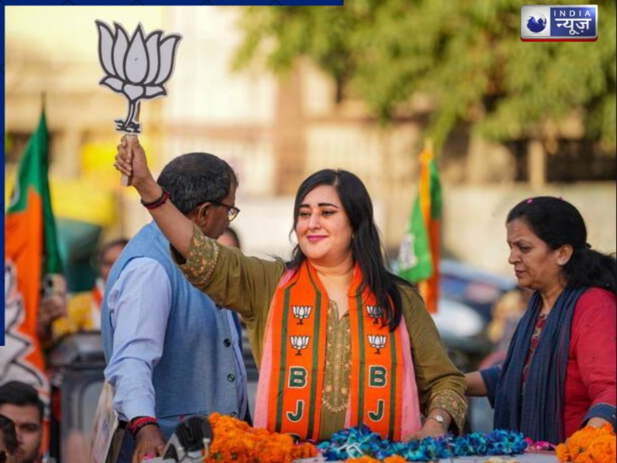 Bansuri Swaraj Net Worth: दिल्ली के पॉश इलाकों में 3 फ्लैट्स! मर्सिडीज-बेंज में घूमती हैं BJP नेता; कितनी अमीर हैं बांसुरी स्वराज?