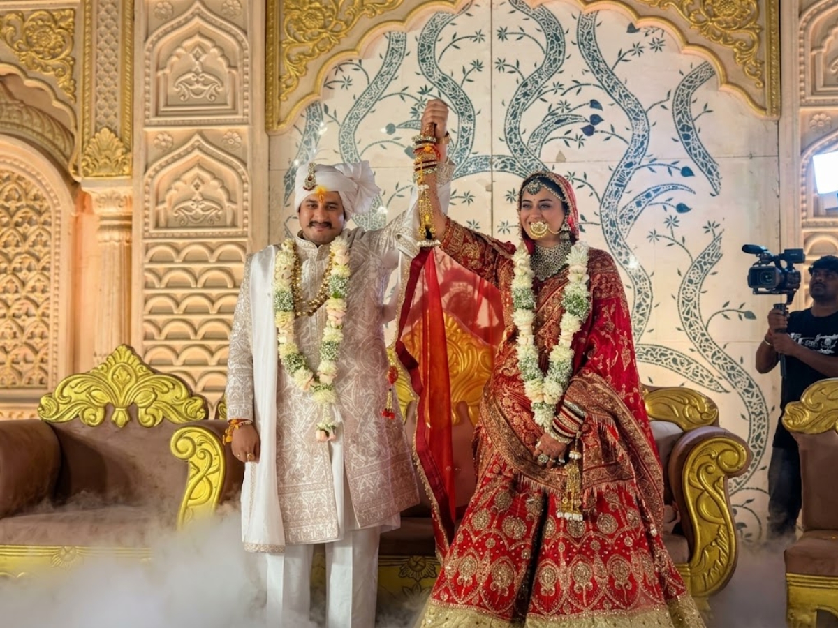 Caption of Yamini Singh Photos