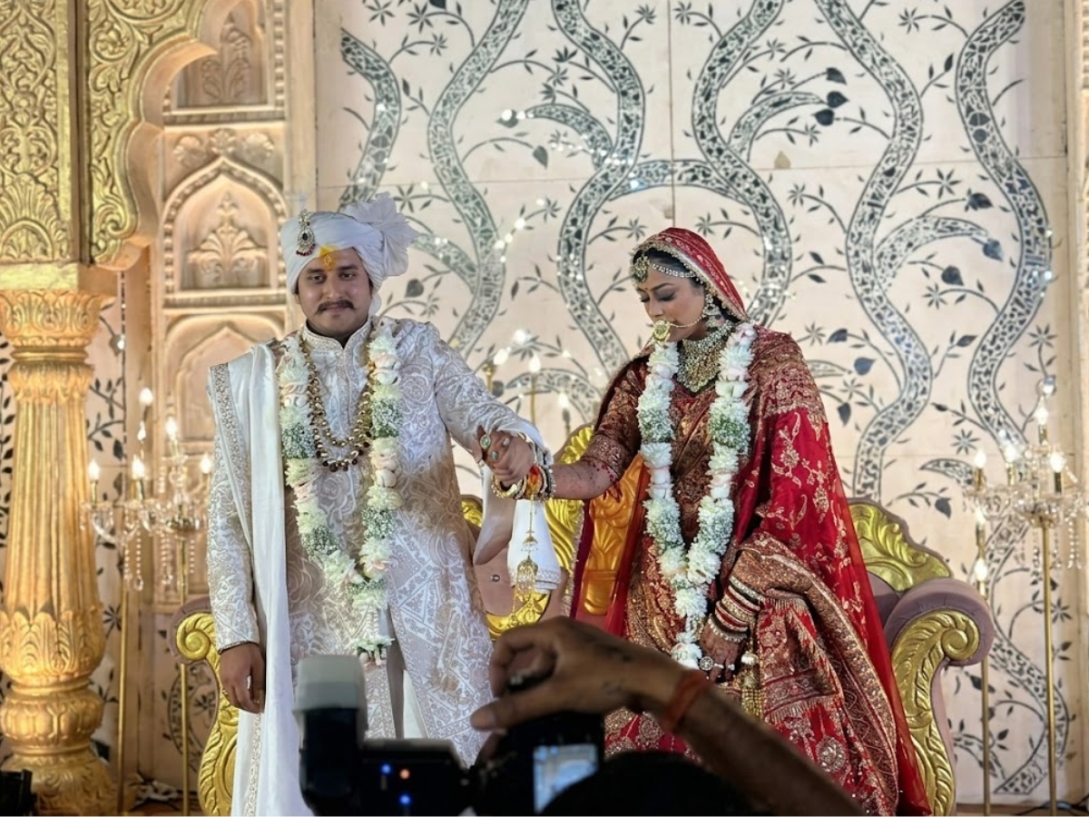 The Bride and Groom's Wedding Attire - Photo Gallery