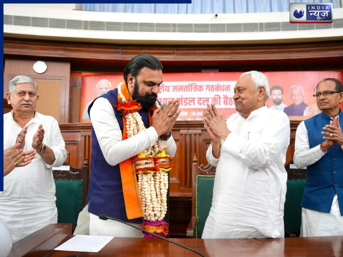 New CM of Bihar: सम्राट चौधरी विधायक दल का नेता चुने जाने पर क्या बोले? नीतीश कुमार ने जताया ये विश्वास, तेजस्वी बोले- लालू जी की पाठशाला…