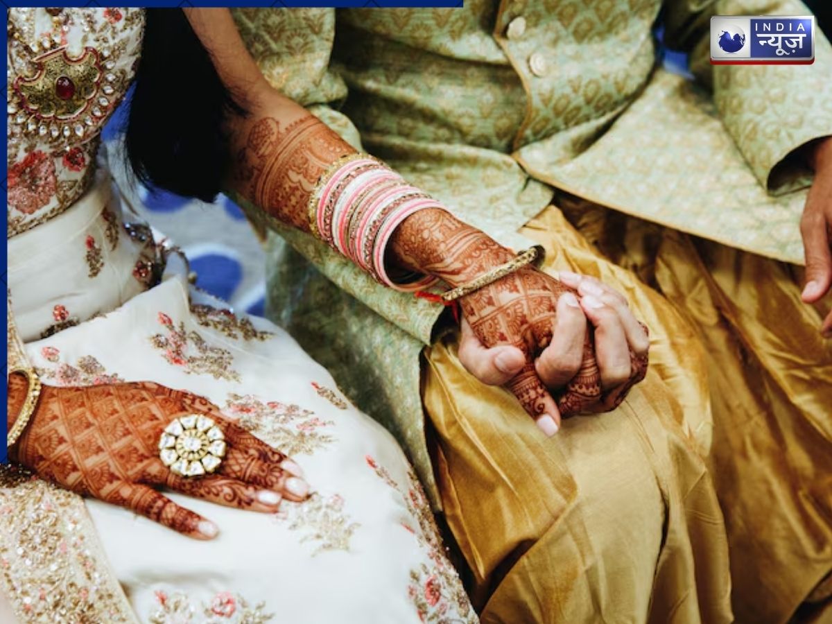 घर में ऐसा क्या चल रहा था… पुलिसवाले दुल्हन को लेकर आ गए थाने; दूल्हा भी पहुंचा भागा-भागा