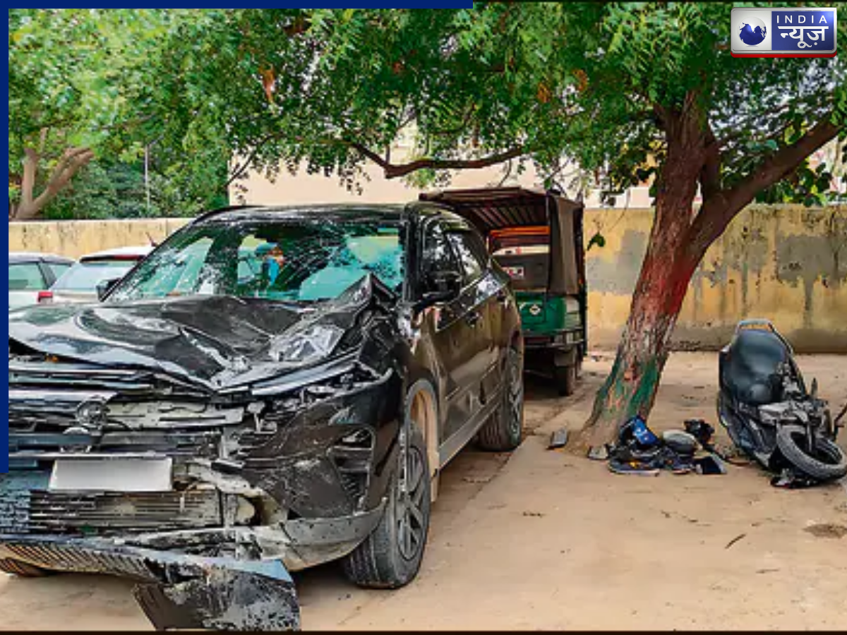 गुरुग्राम में हुआ दर्दनाक हादसा, गलत दिशा से आ रही SUV ने बाइक टैक्सी को मारी टक्कर, दो टुकड़ों में बंटा स्कूटर