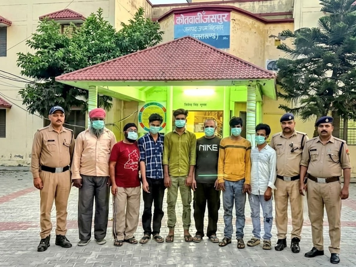 पुलिस का प्रहार! 160 किलो गोमांस के साथ 7 गौतस्कर गिरफ्तार, बनाते थे कबाब! - Photo Gallery