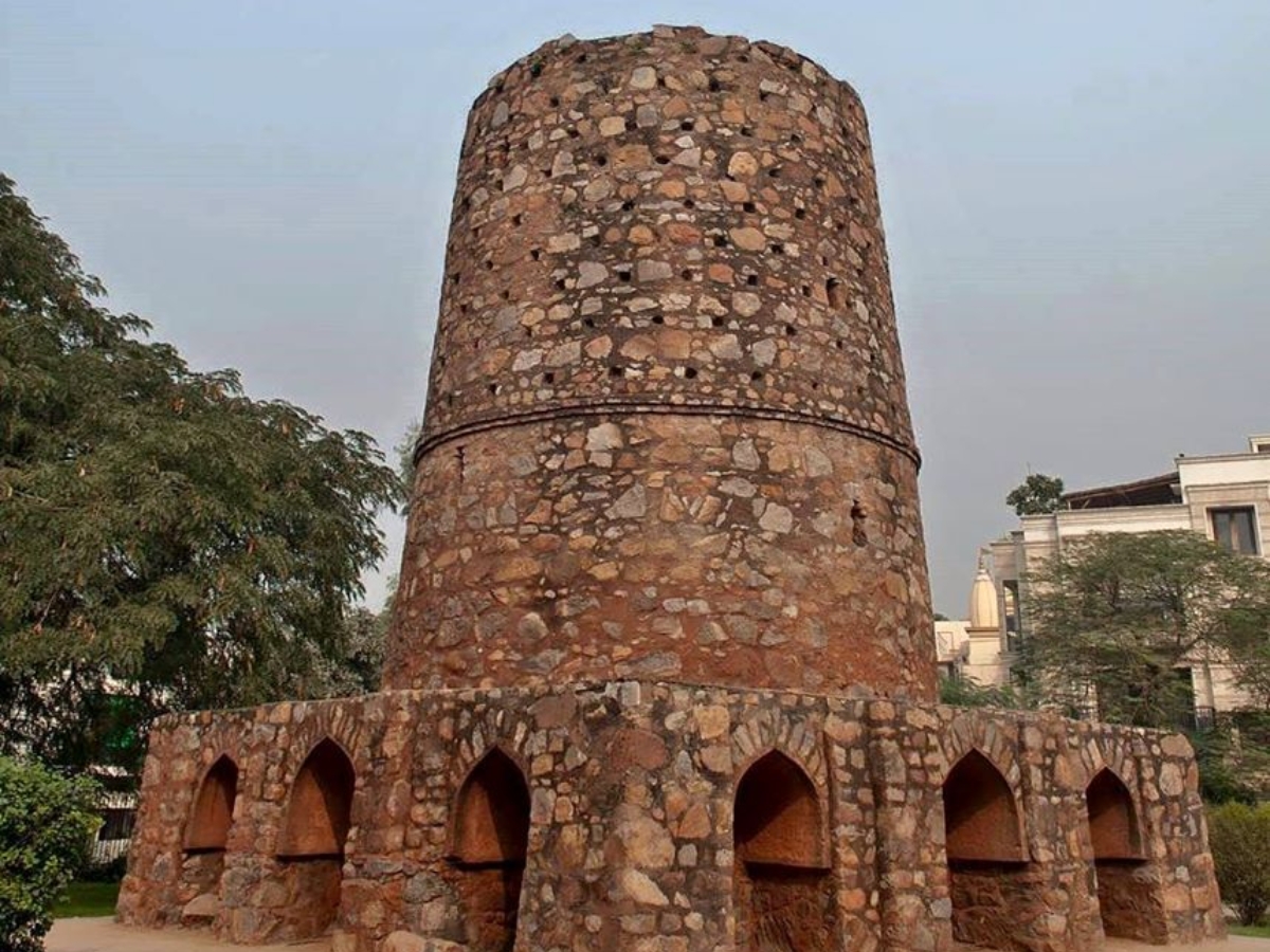 Chor Minar - Photo Gallery