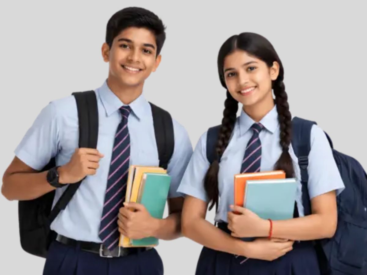 CBSE 10th Toppers List 2026: गाजियाबाद में दक्ष वासुदेव तो कोलकाता में किसने मारी बाजी, कौन बना इस साल का जिला टॉपर