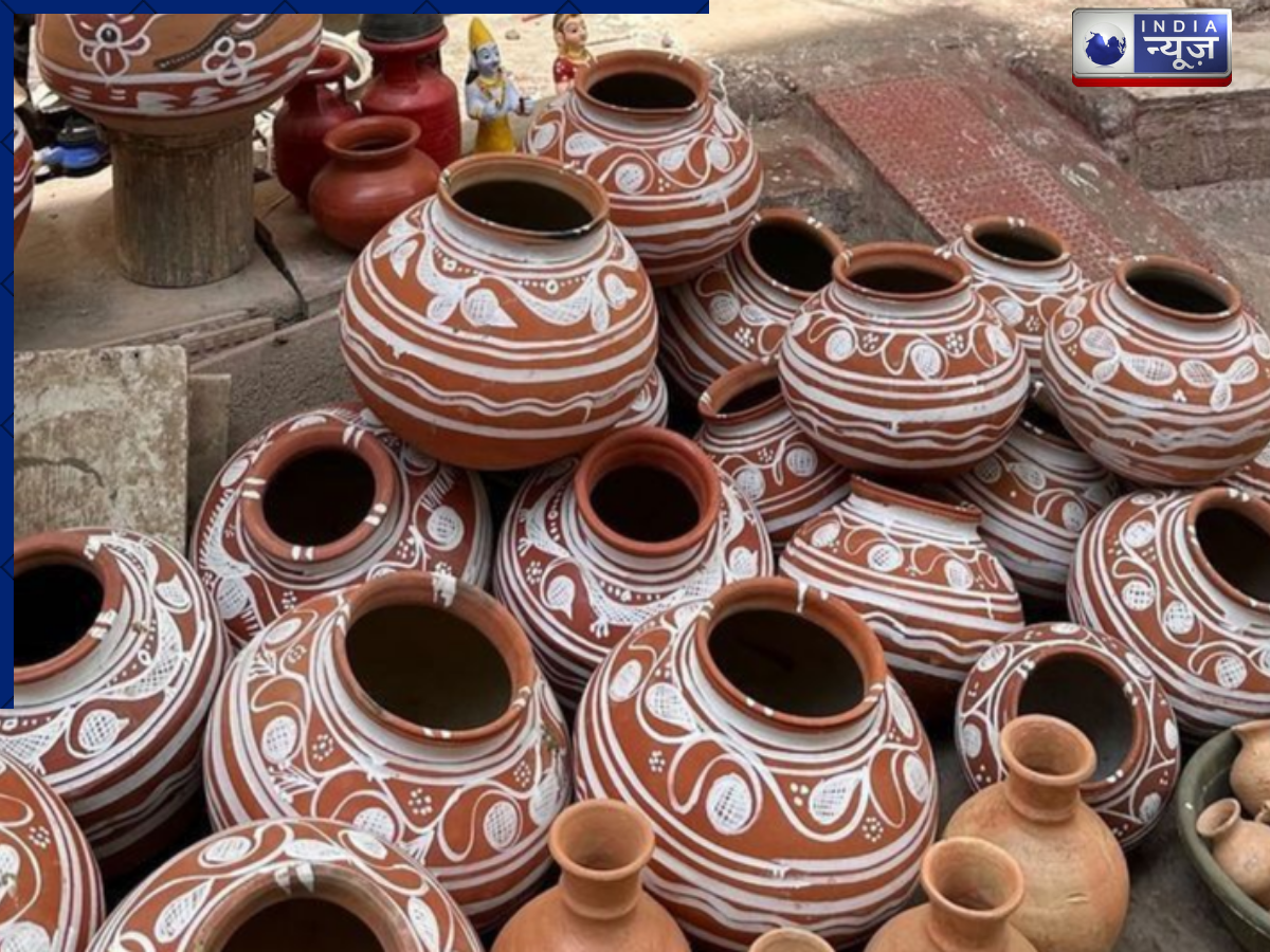 Wash the earthen pot with lukewarm water - Photo Gallery