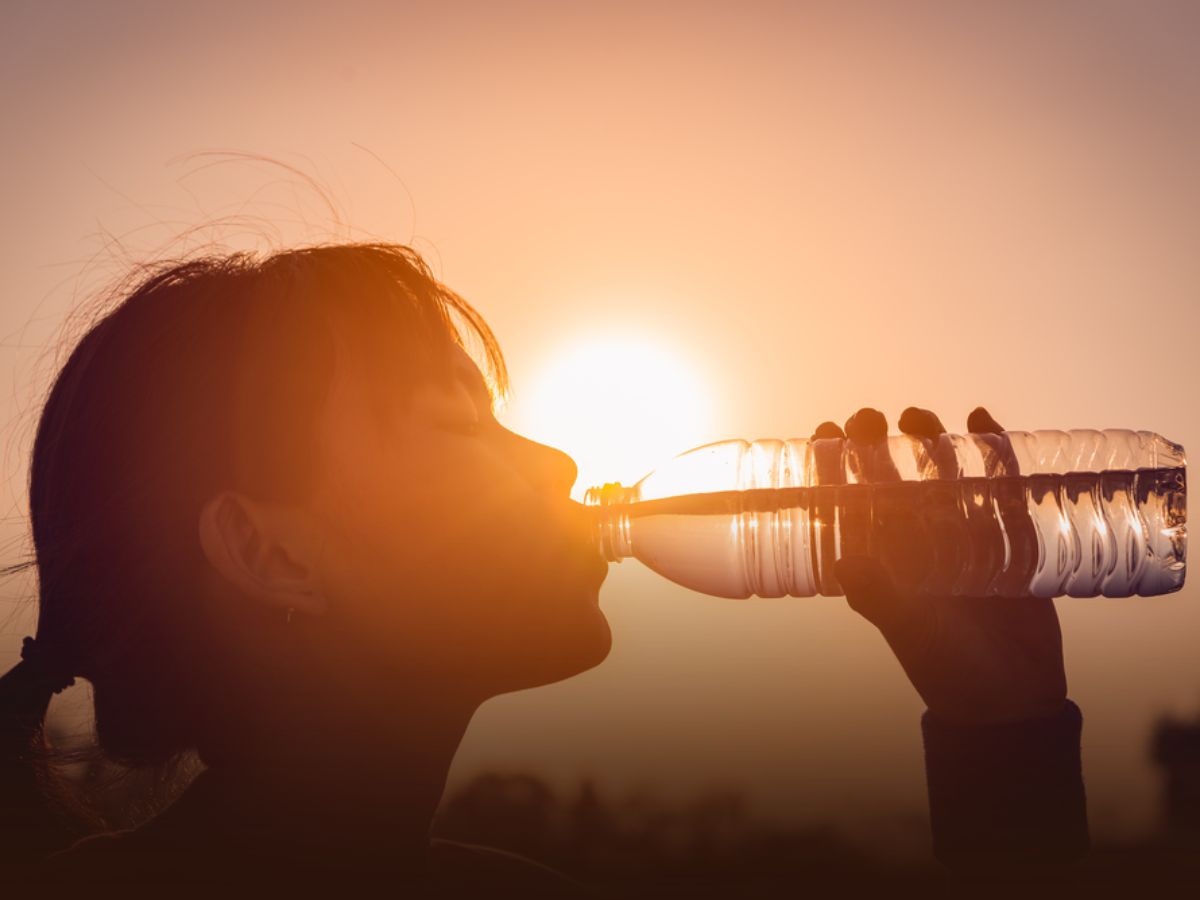 Cold Water Side Effects: धूप से आने के बाद ठंडा पानी-पीने से क्यों मना करती हैं मम्मी? जानें क्या कहते हैं एक्सपर्ट