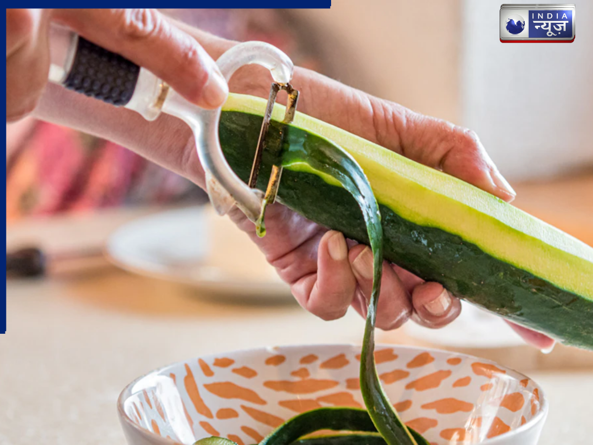 Right Way to Eat Cucumber - Photo Gallery