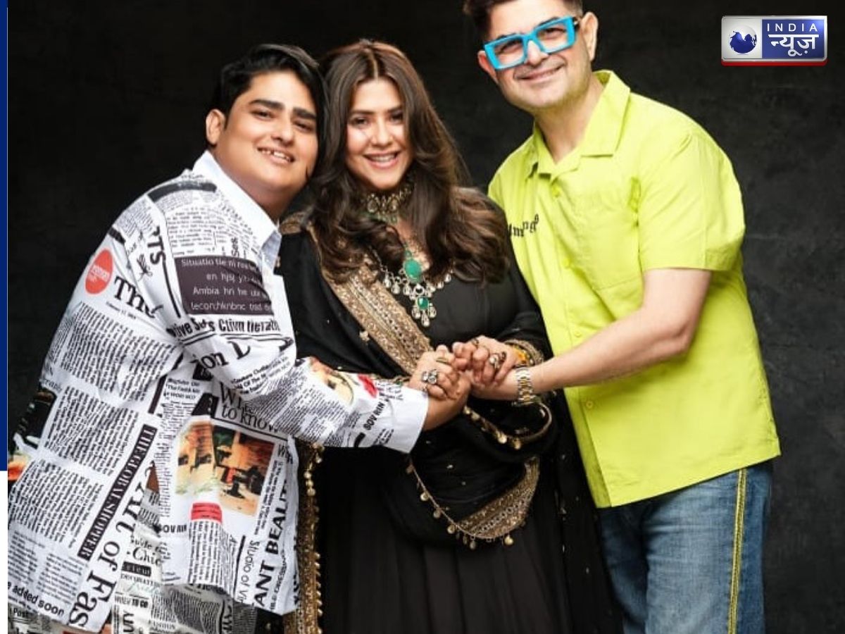 Ekta Kapoor reveals what gifts stars like Shah Rukh and Salman receive. - Photo Gallery