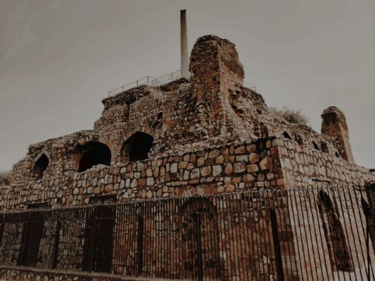 Feroz Shah Kotla Fort - Photo Gallery