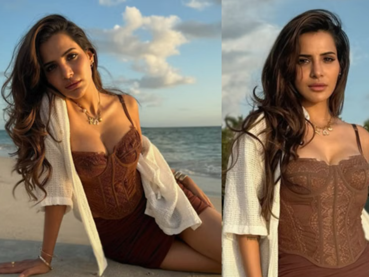 FIR against Ashu reddy - Photo Gallery