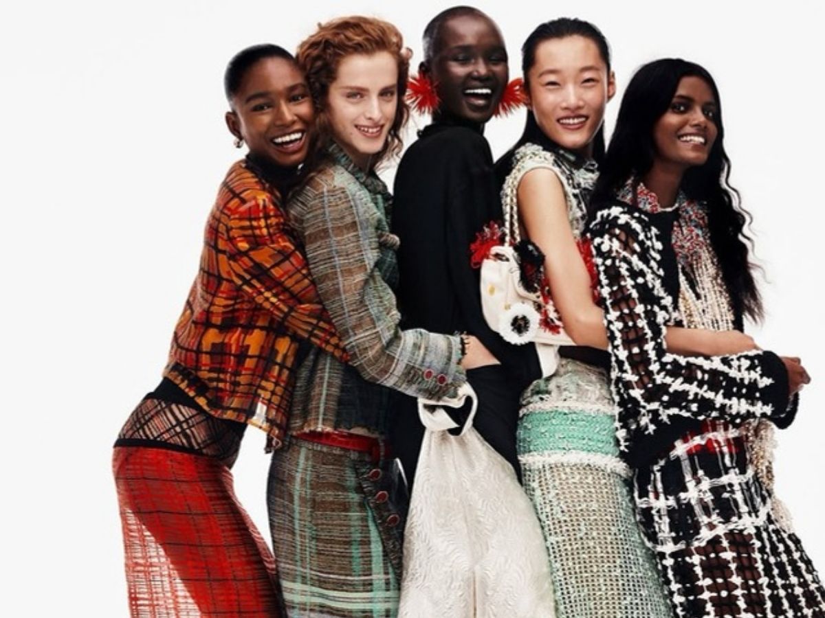 Forged an identity through extraordinary work - Photo Gallery