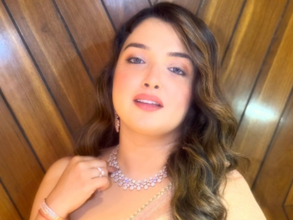 Aamrapali Dubey Remains active on social media - Photo Gallery