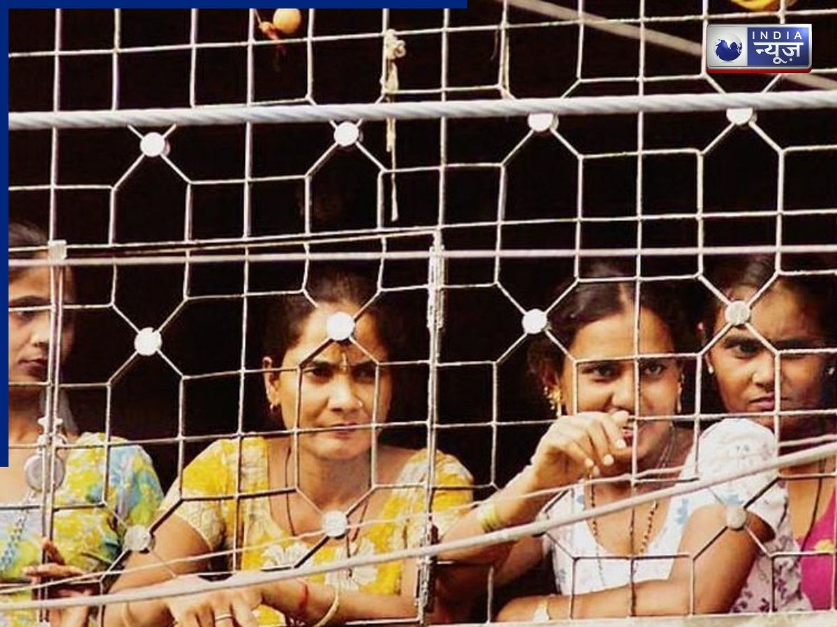 Bihar Red Area: जिस्मफरोशी के धंधे से बाहर निकालीं 8 लड़कियां, बिहार पुलिस का रेड लाइट एरिया पर छापा