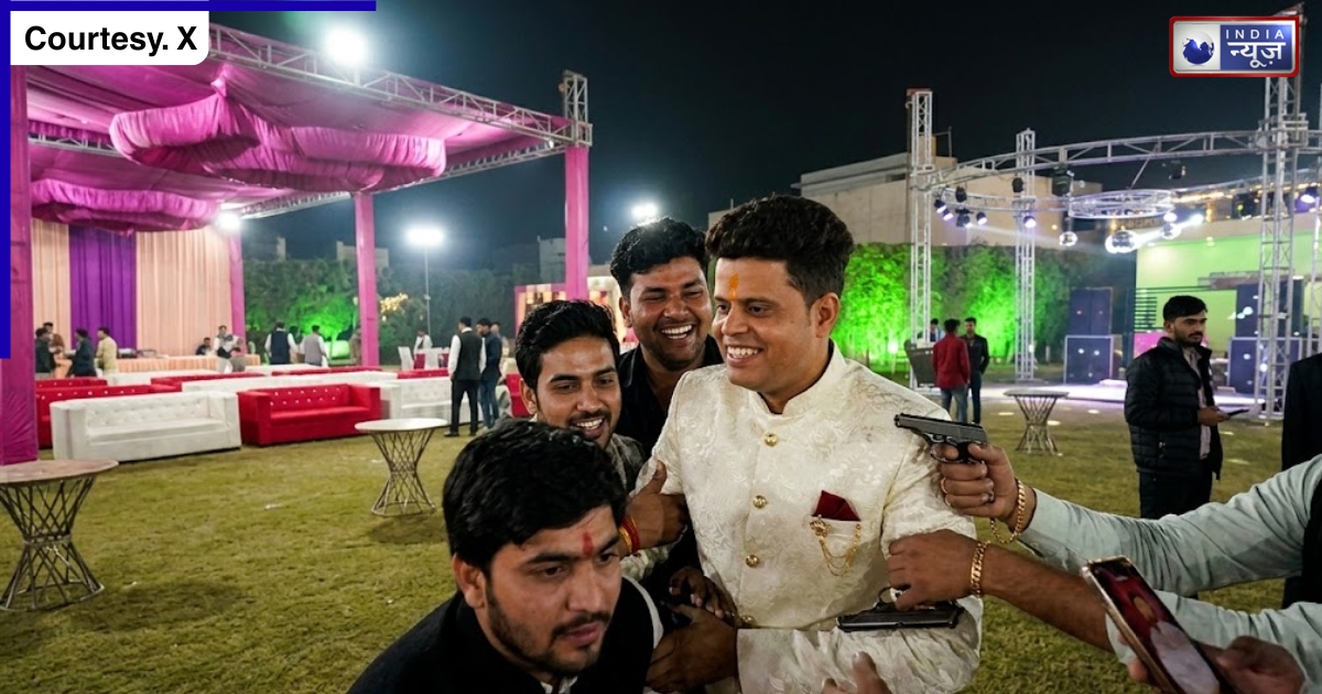 गाजियाबाद: शादी में तोहफे में मिली पिस्टल, दोस्तों ने की हर्ष फायरिंग; वीडियो वायरल