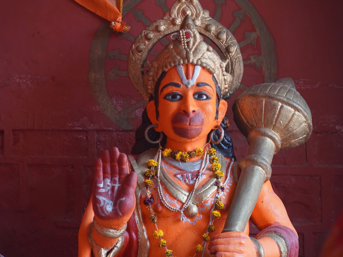 Mangalwar ko Kis Rang Ka Kapde Pehne - Photo Gallery