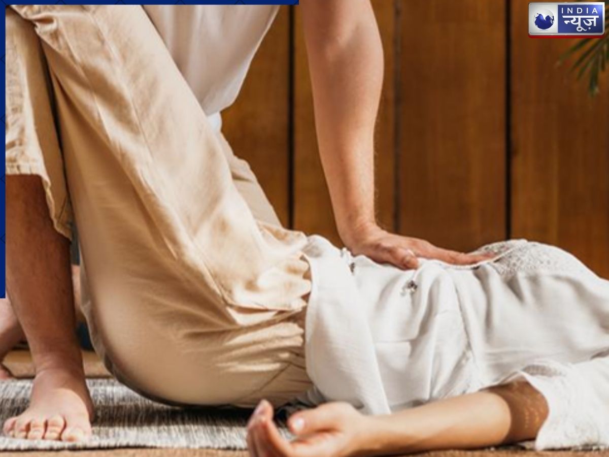 योगा सिखाते-सिखाते बनाए शारीरिक संबंध, जब सामने आया ‘उसका’ सच तो युवती के उड़ गए होश