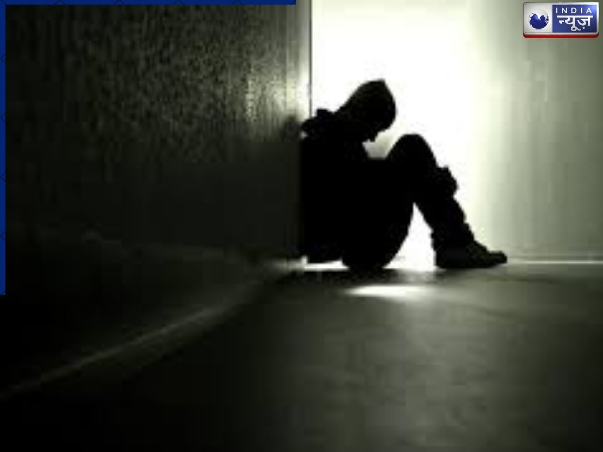 फ्लैट पर आने वाली थी खूबसूरत मंगेतर, कुछ देर पहले ऐसा क्या कर रहा था युवक; बंद कमरे में हो गई मौत