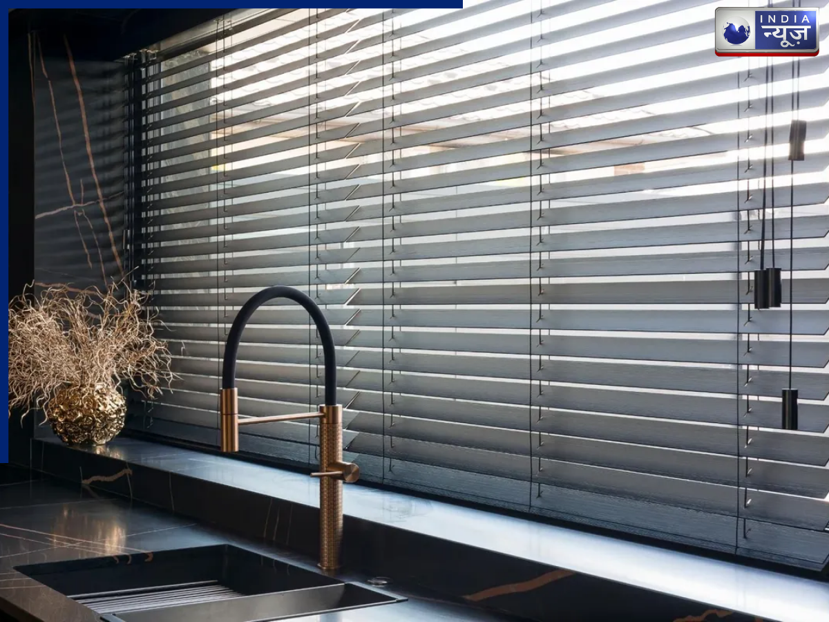 Hang curtains on Kitchen windows - Photo Gallery