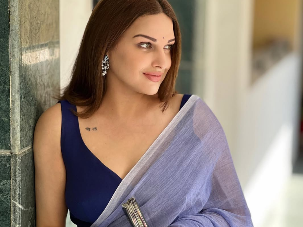 himanshi khurana early life - Photo Gallery