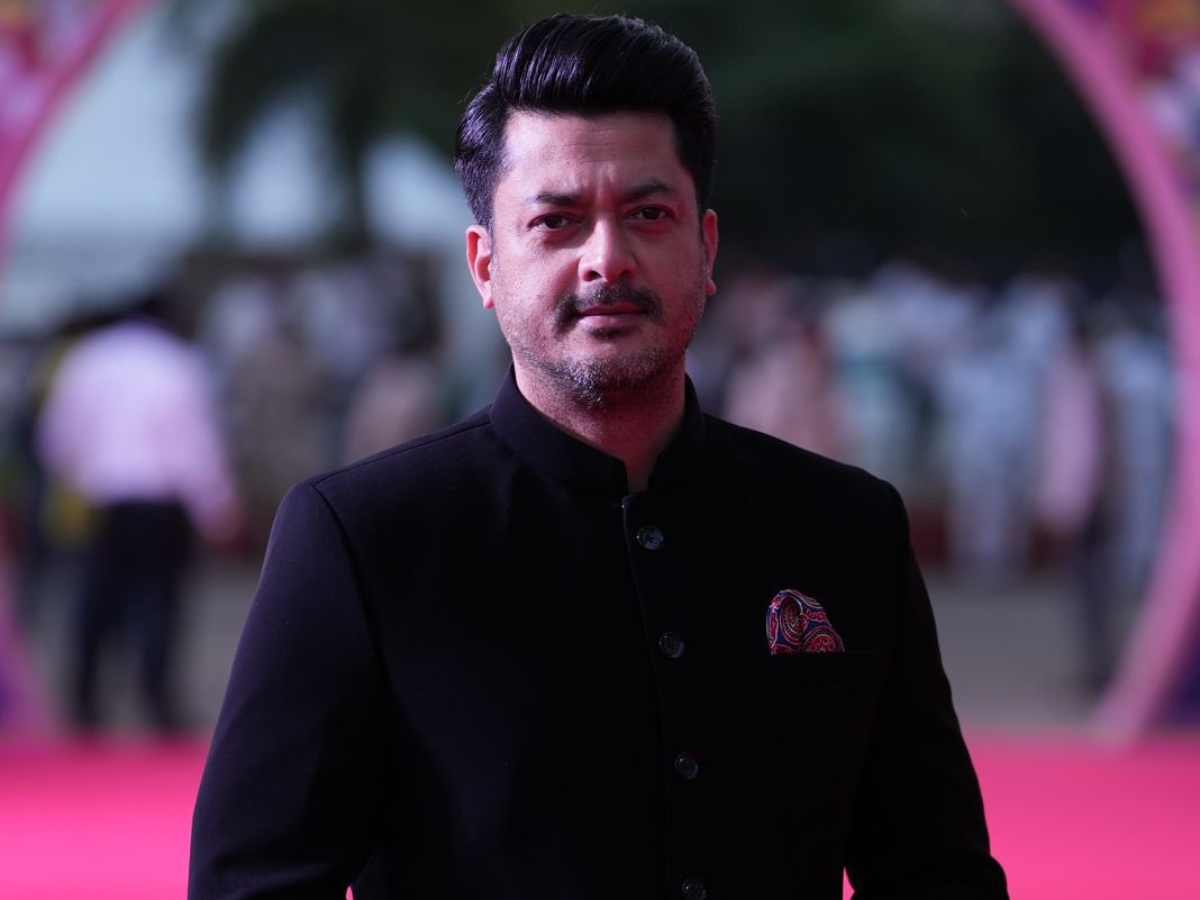 Jishu Sengupta became reel Husband of Rani and Vidhya - Photo Gallery