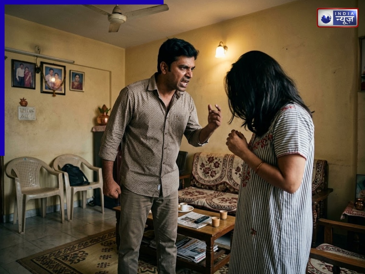 नाइटड्रेस पहनना पसंद नहीं…कपड़ों को लेकर नाराज हुआ पति, केरोसिन डालकर लगाई आग