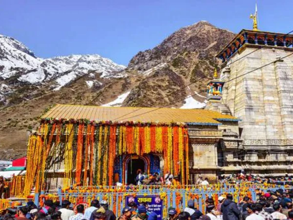 Kedarnath Bag Pack Guide: केदारनाथ जाने का है प्लान तो गलती से भी न भूलें ये चीजें, सफर हो जाएगा खराब