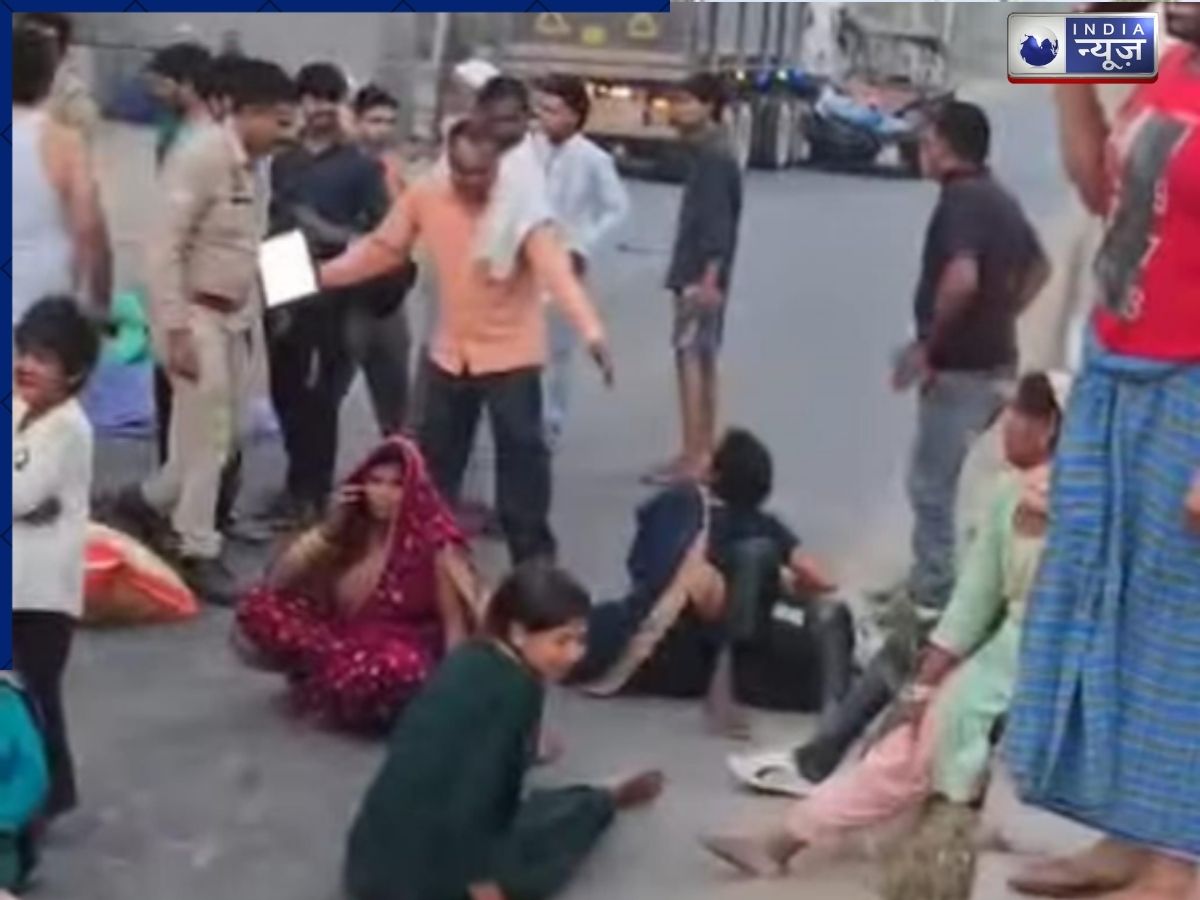 Moradabad Accident: मुरादाबाद में भीषण सड़क हादसा, डंपर की टक्कर से 3 की मौत, 13 से ज्यादा घायल