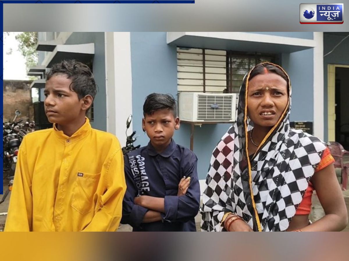 यूपी में बेखौफ गुंडे: मंदिर के पास मां-बेटे को रोका, बेरहमी से मारपीट करके तोड़ा फोन, जांच में जुटी पुलिस!