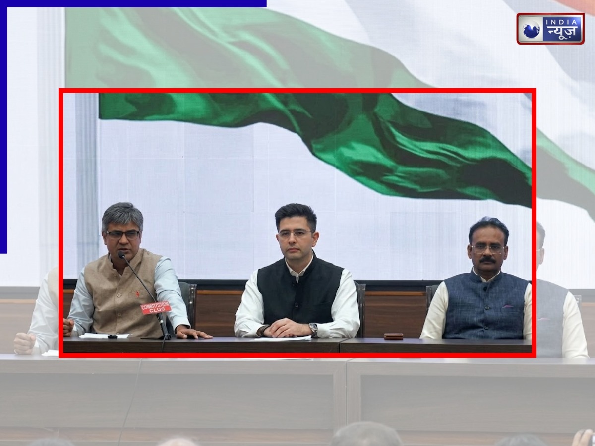 आम आदमी पार्टी में बड़ी टूट, राघव चड्ढा सहित इन सांसदों ने थामा बीजेपी का हाथ