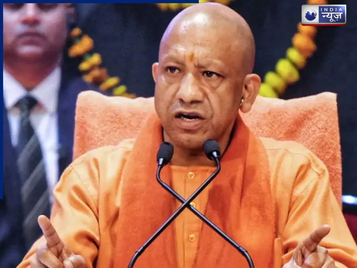 नोएडा में मजदूरों के असंतोष पर एक्शन मोड में योगी सरकार, उद्योगों को दिया अल्टीमेटम; 24 घंटे में बातचीत के आदेश