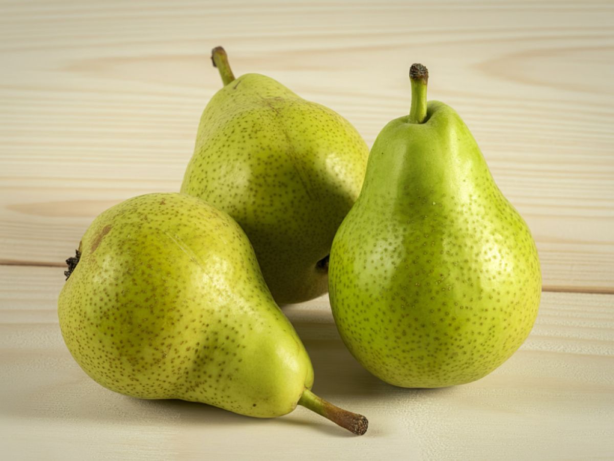 Fiber-Calcium Rich Fruits like pear - Photo Gallery