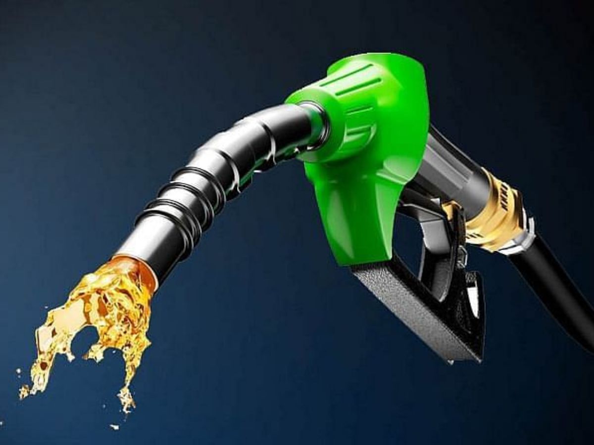 UP Petrol Diesel Price 17 April: महंगाई का नया वार? यूपी में पेट्रोल-डीजल को लेकर बड़ी हलचल! - Photo Gallery