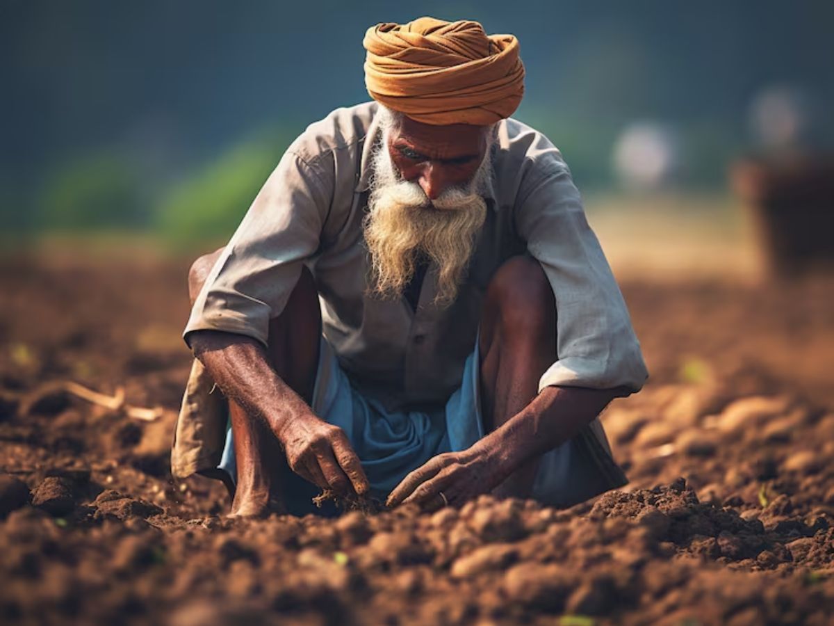 PM Kisan Scam Warning: क्या आप भी बिना पात्रता के ले रहे हैं सरकारी 6000 रुपये? अभी कर लें ये काम, वरना…
