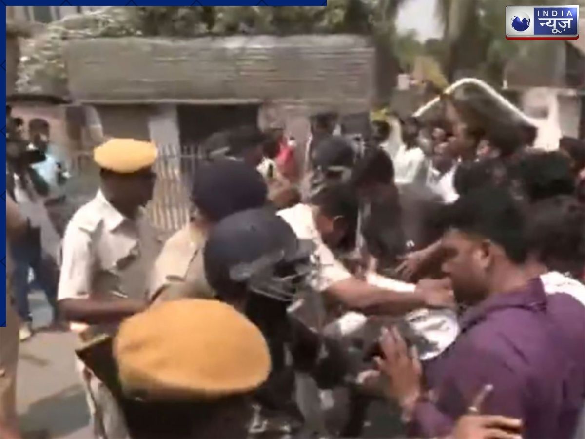 पीएम मोदी की रैली से पहले जगद्दल में बड़ा बवाल, पुलिस के सामने ही भिड़ गए बीजेपी-टीएमसी के कार्यकर्ता