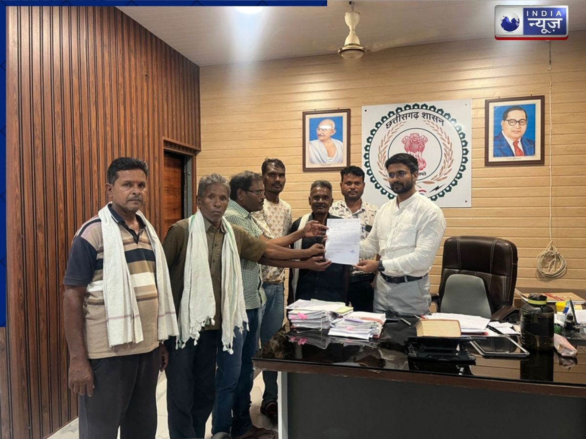 Chhattisgarh: राजनांदगांव में ग्रामीणों की अनोखी मांग, गांव में खुद खुलवाना चाहते हैं सरकारी शराब दुकान, सौंपा ज्ञापन