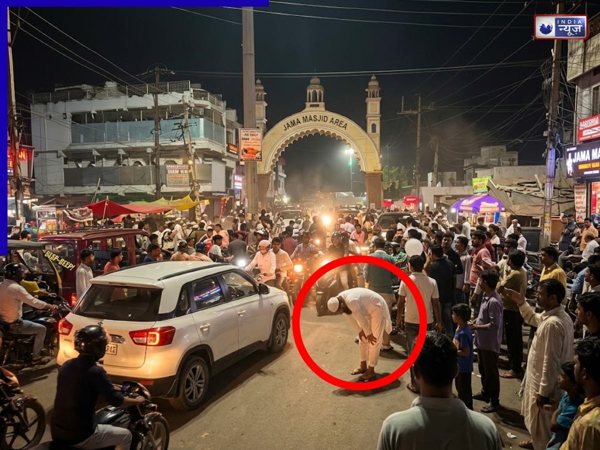 चौराहे पर नमाज पढ़ने लगा युवक, जाम हुआ ट्रैफिक, मचा हड़कंप, देखें वीडियो