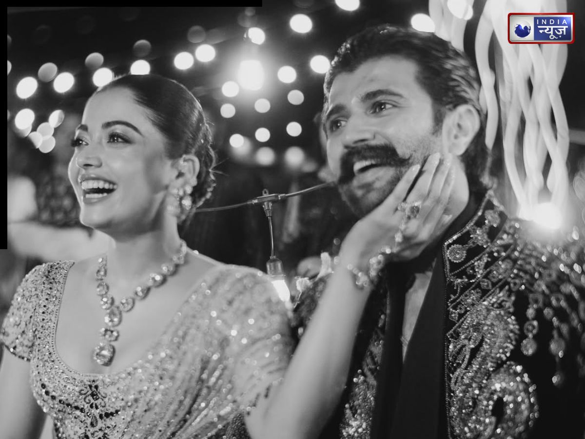 vijay rashmika spot together - Photo Gallery