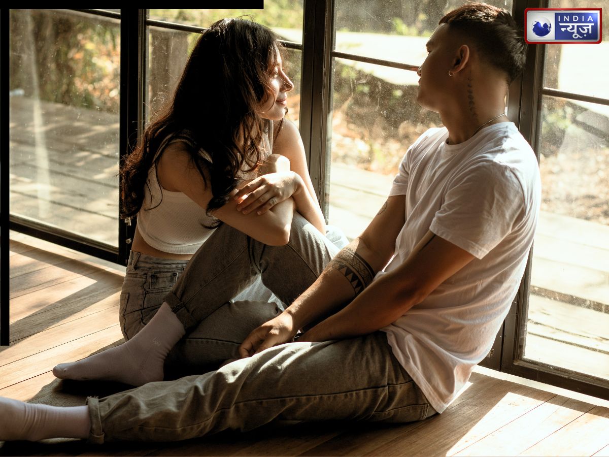 इंटीमेट होने की जिद… मैं अभी तैयार नहीं हूं, मना भी करती हूं पर पार्टनर नहीं मानता, उसे कैसे समझाऊं